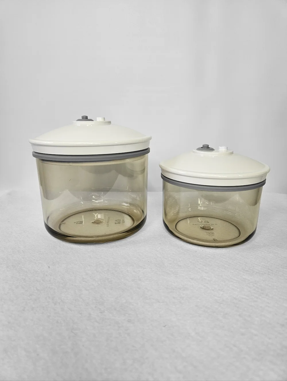FoodSaver 2 NEW Canisters 50ox 25oz Vacuum Airtight Round Containers Nesting